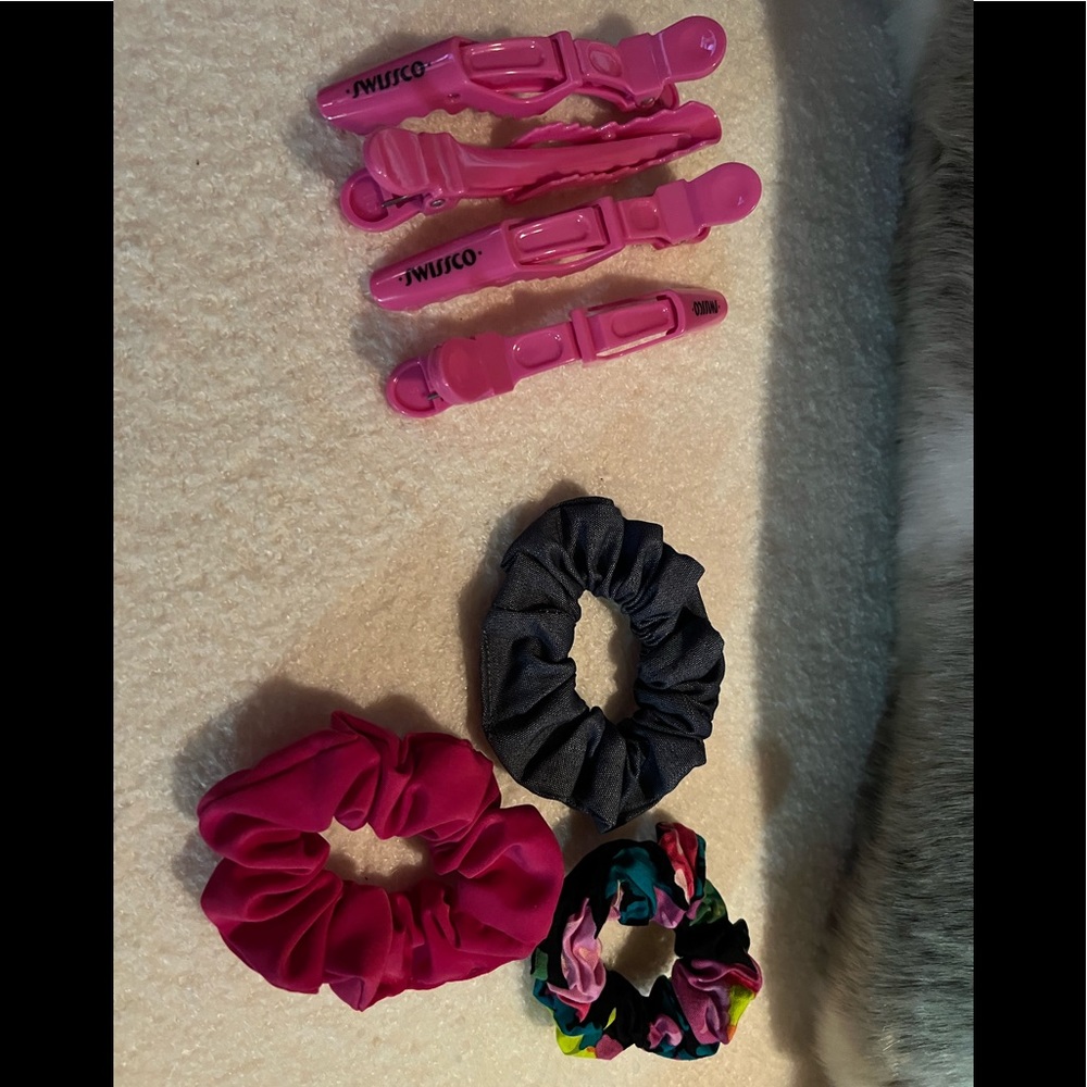 🥰 Alligator Clips & Scrunchies🥰 Lot of 7